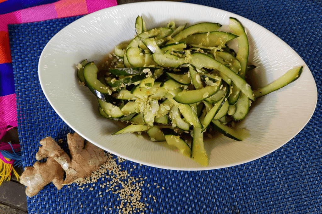 Una mezcla de sabores perfecta: Ensalada de pepino asiática