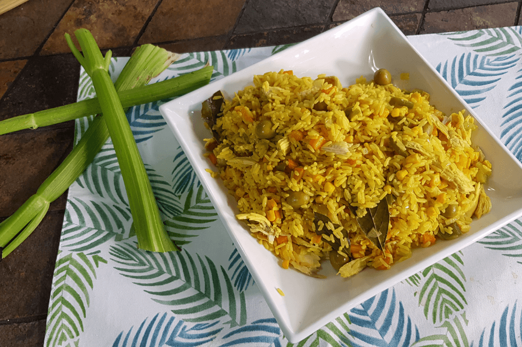 Arroz con pollo hondureño ¡una receta perfecta para reuniones!