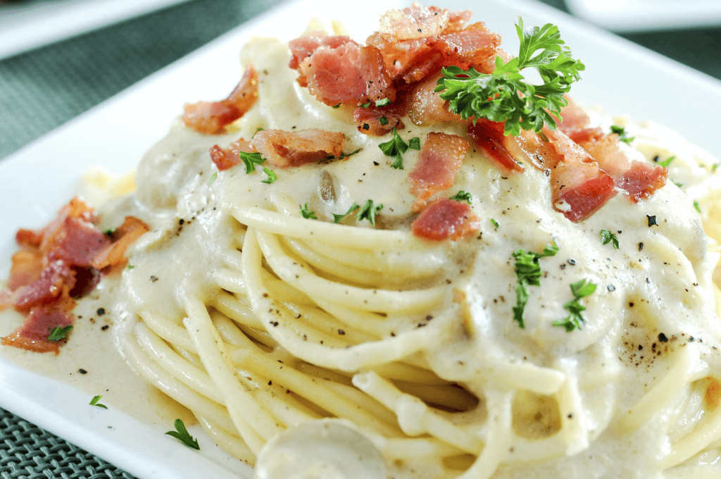 Espaguetis a la carbonara ¡una receta de origen italiano!