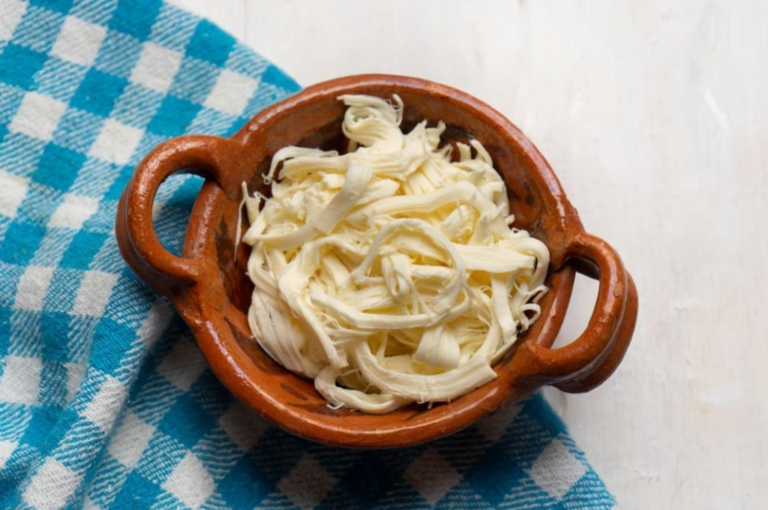 ¿Empanadas o tortillas con quesillo? Dos desayunos catrachos