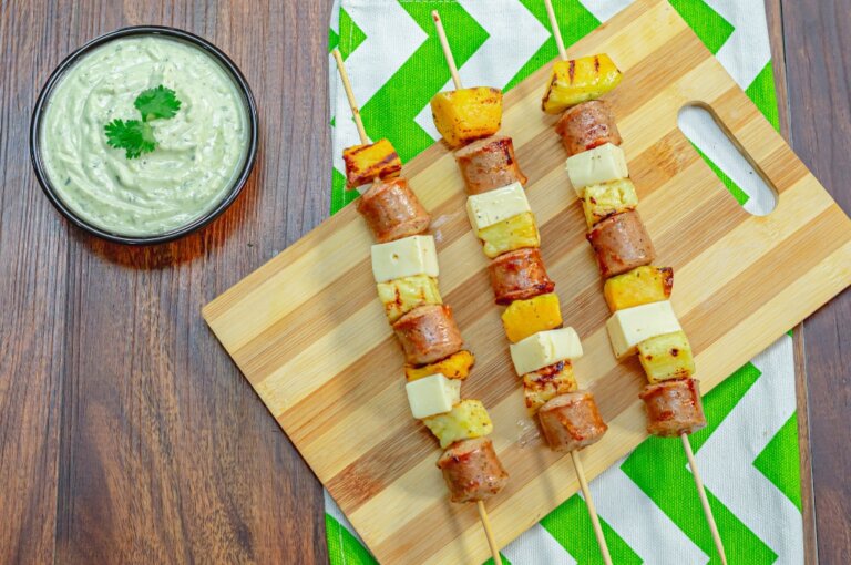 Brochetines de salchicha alemana