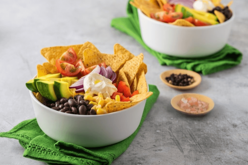 Los bowl de nachos son una manera innovadora de apreciar este platillo.