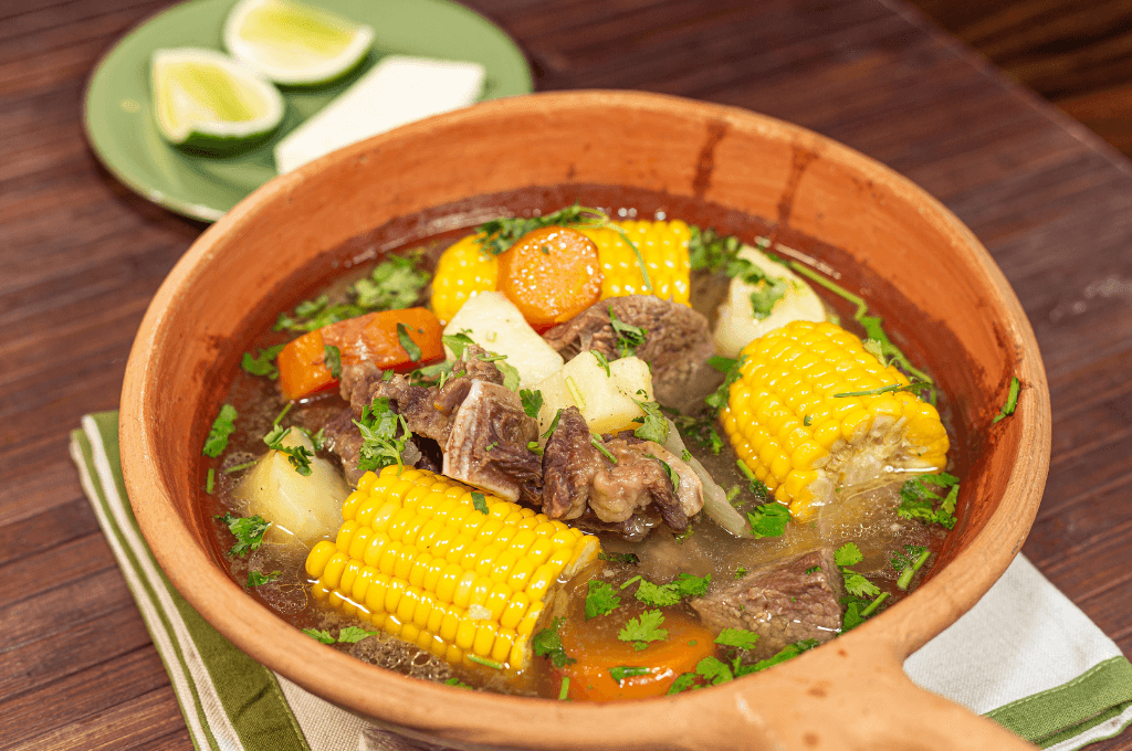 La sopa de olla es un platillo tradicional con sabores muy marcados.
