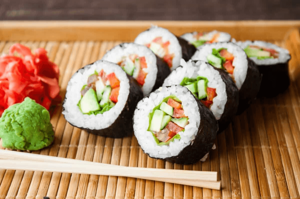 El sushi es un platillo japonés que ha cautivado paladares en todo el mundo.