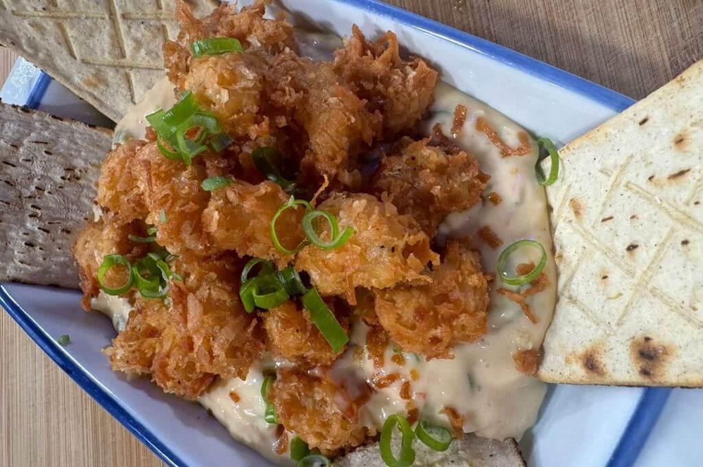 camarones al coco con spicy mayo