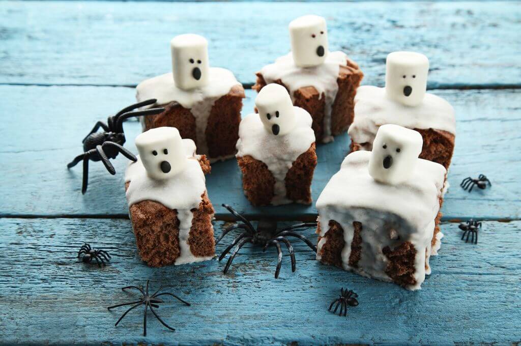 Brownies fantasmales para Halloween.